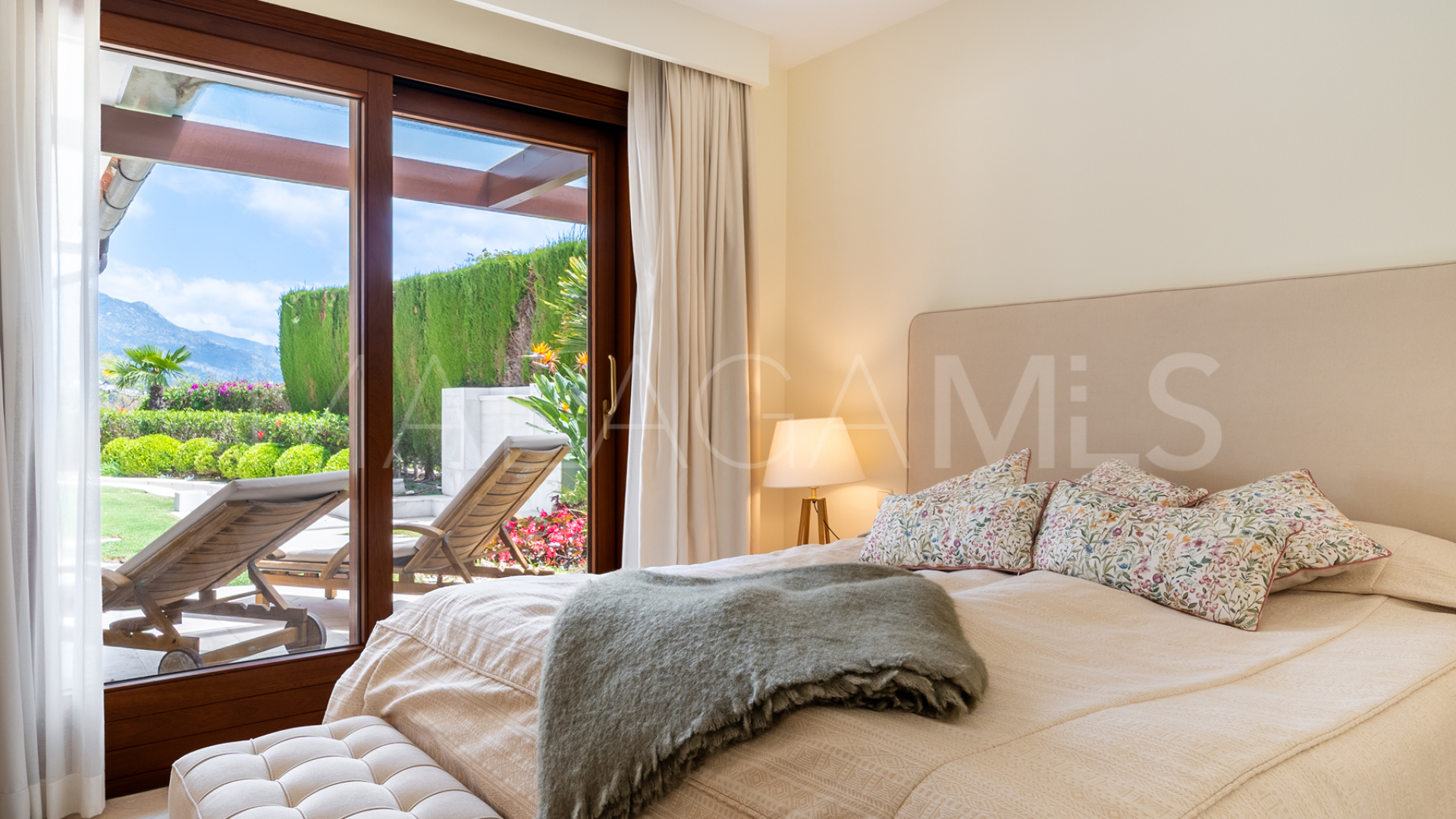 Villa for sale in Las Brisas del Golf