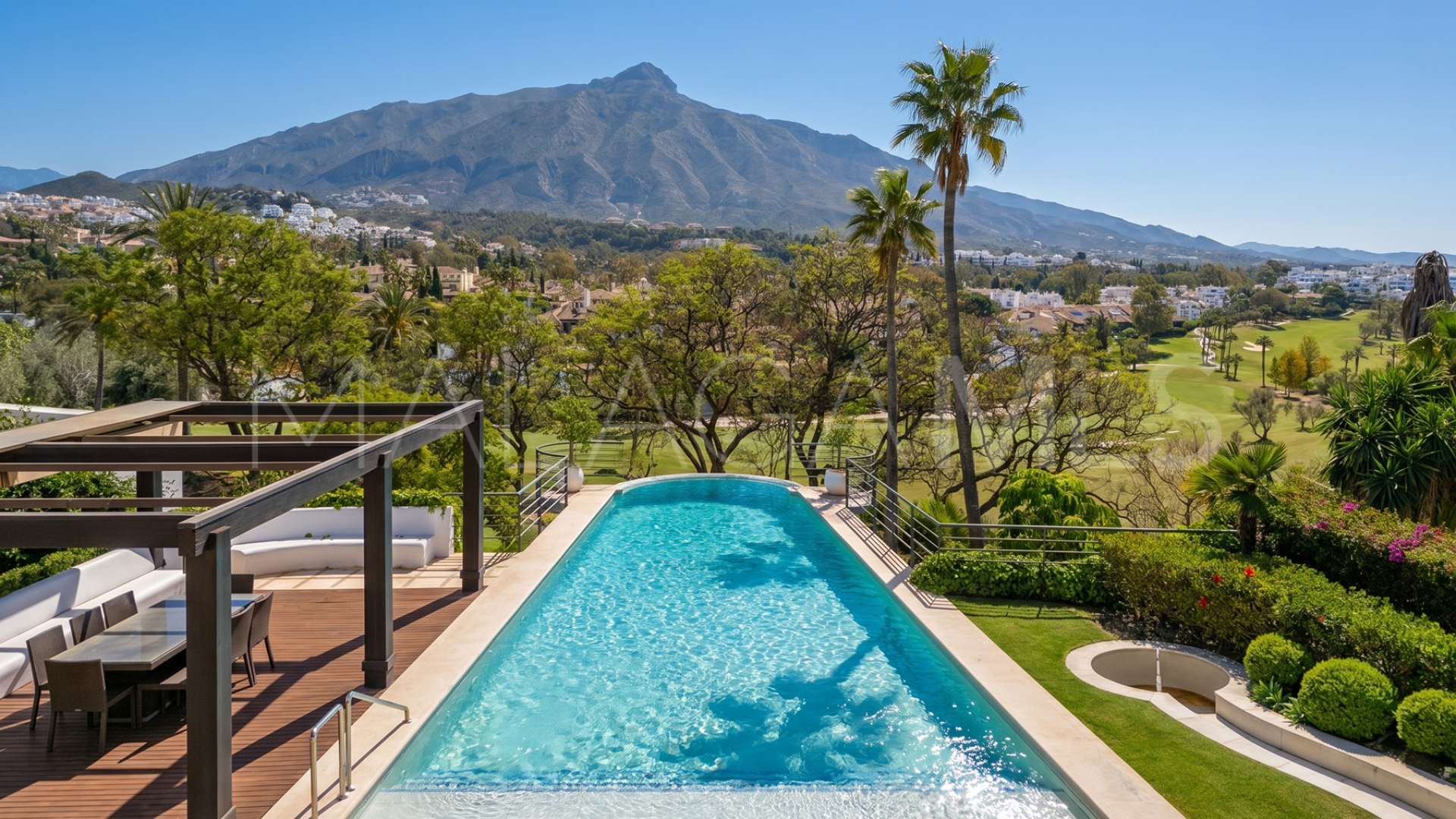 Villa for sale in Las Brisas del Golf