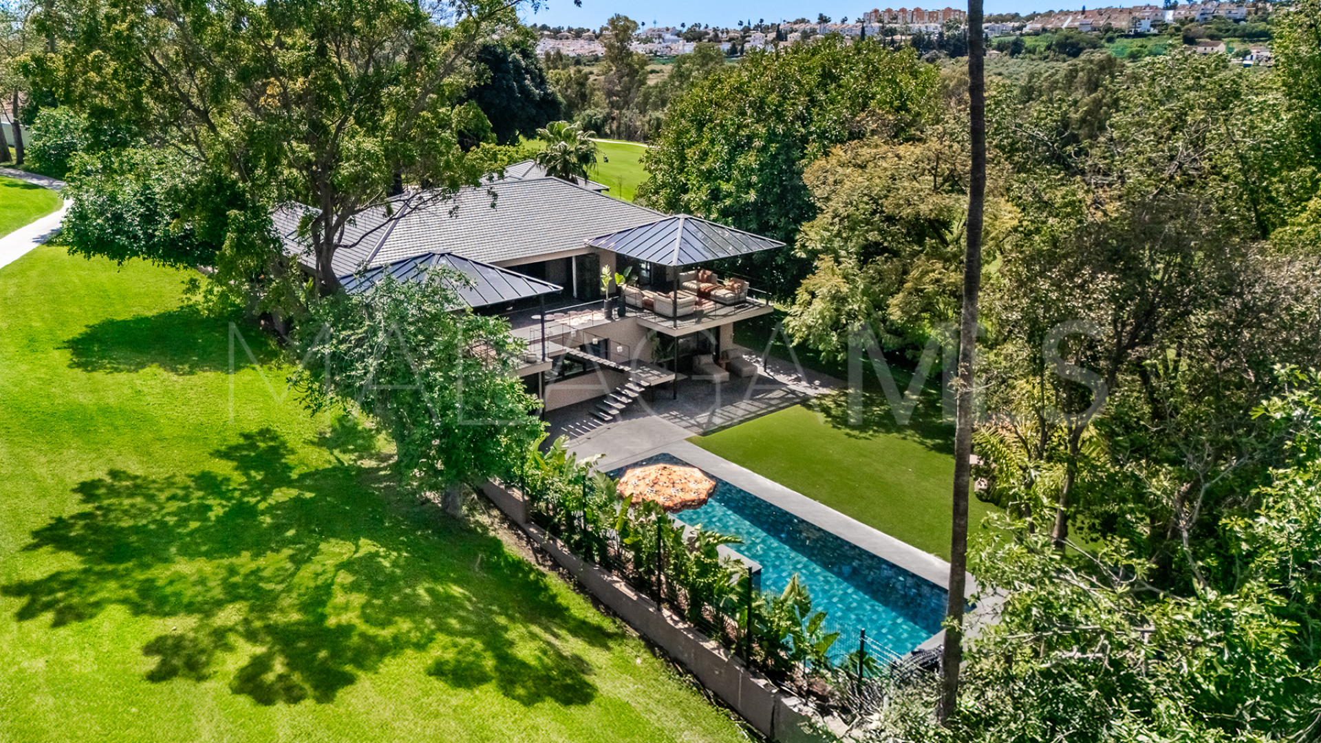 Villa for sale in Guadalmina Alta