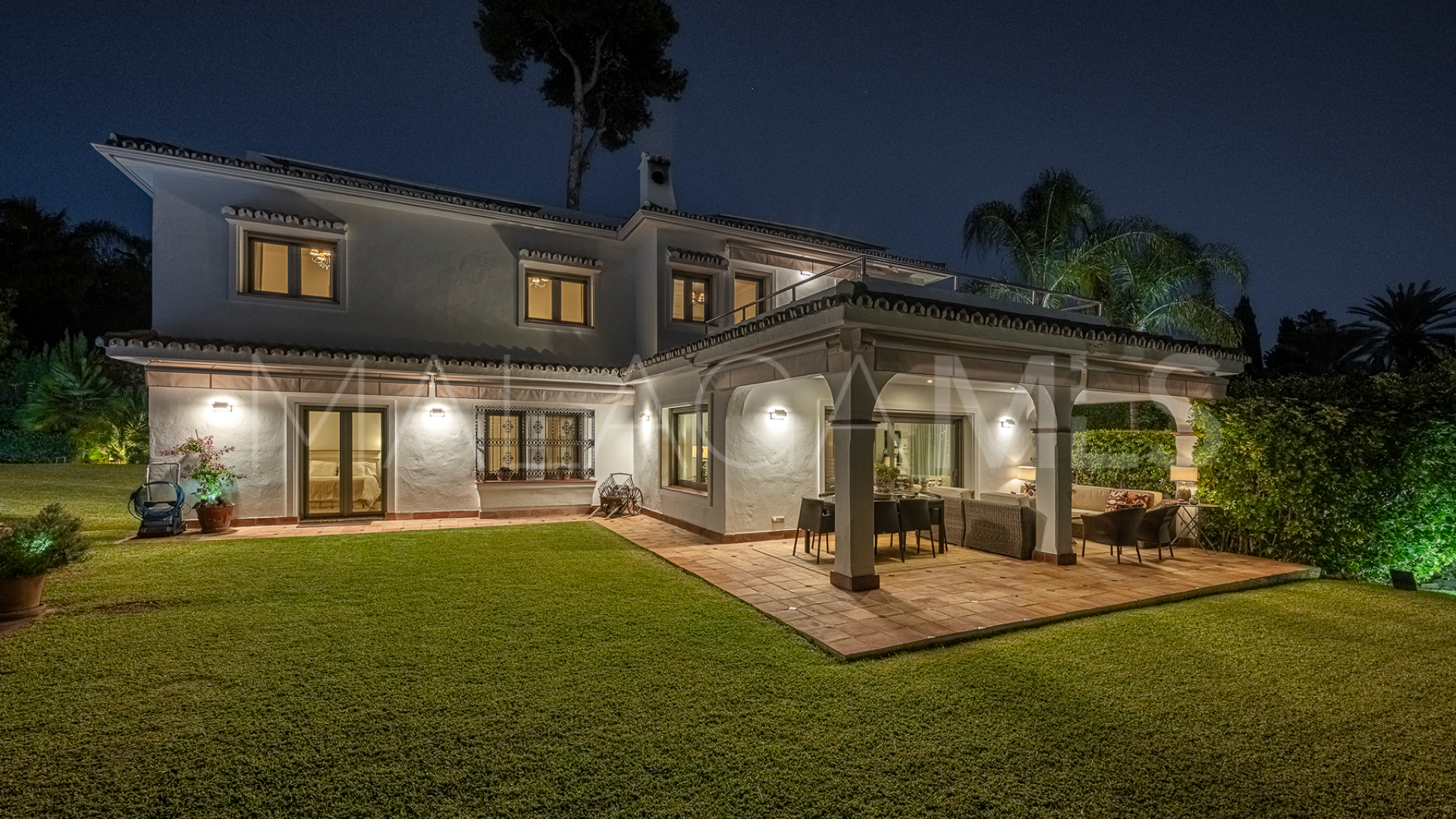 Villa for sale in Los Monteros Playa