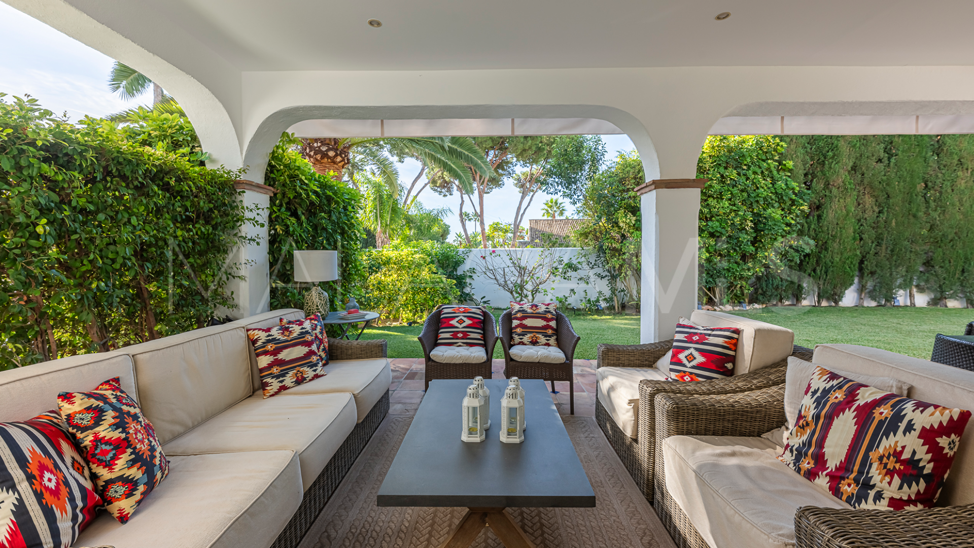 Villa for sale in Los Monteros Playa