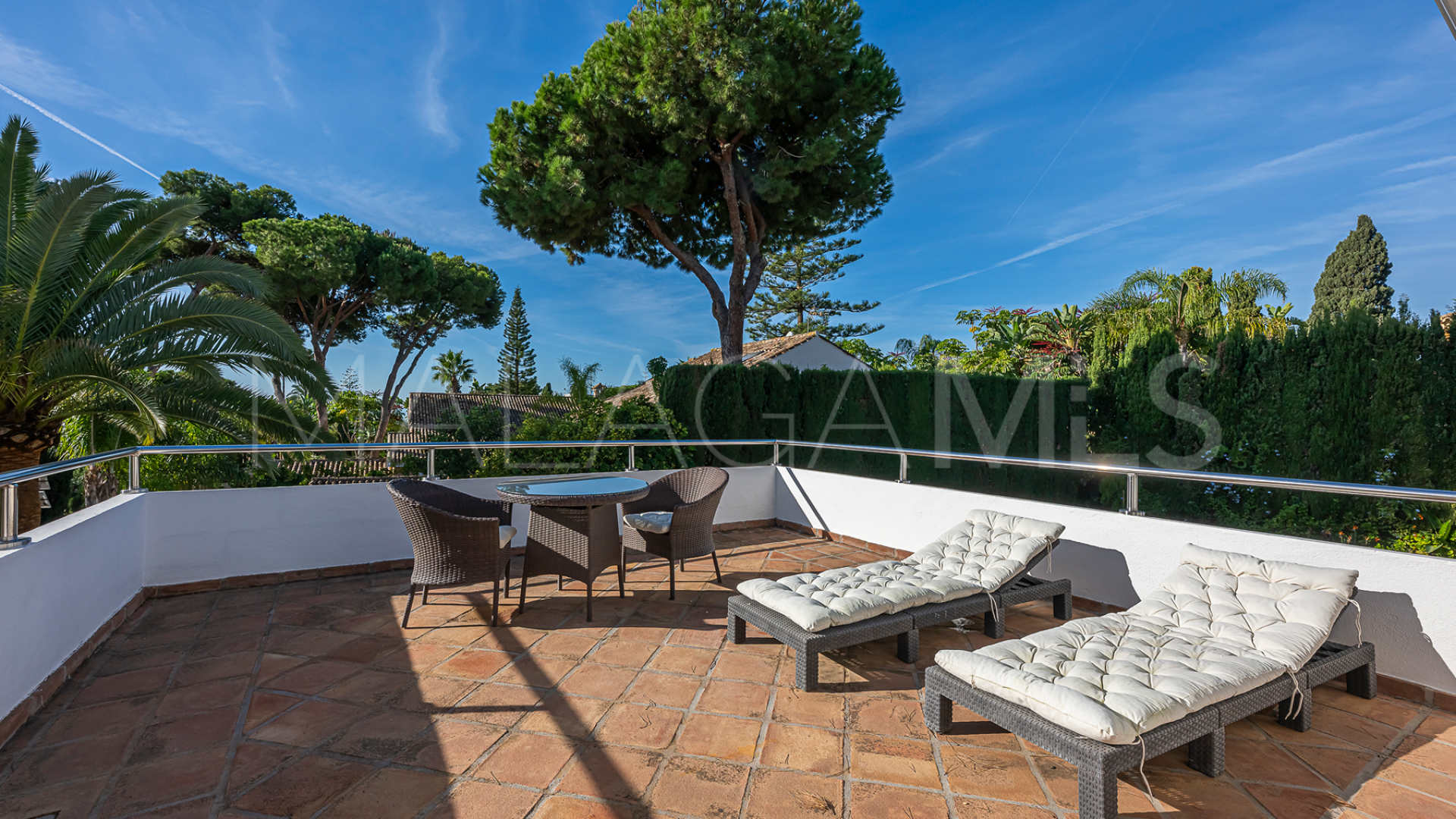 Villa for sale in Los Monteros Playa