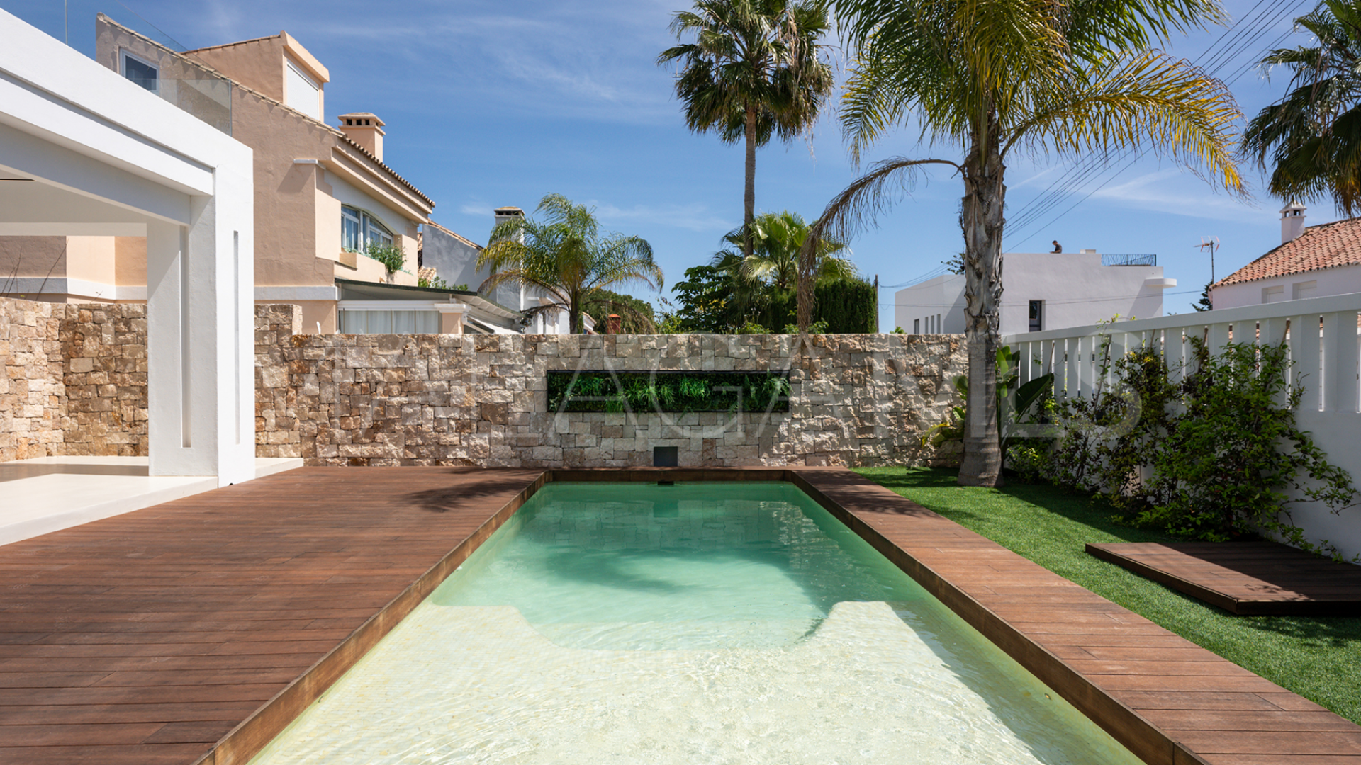 Villa for sale in Sun Beach