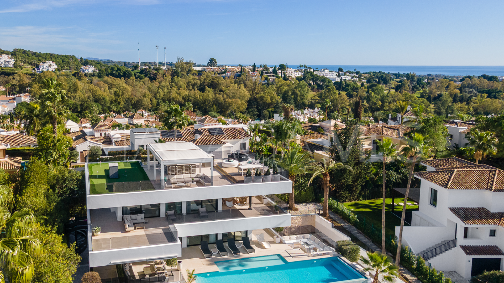 5 bedrooms villa in Andalucia Alta for sale