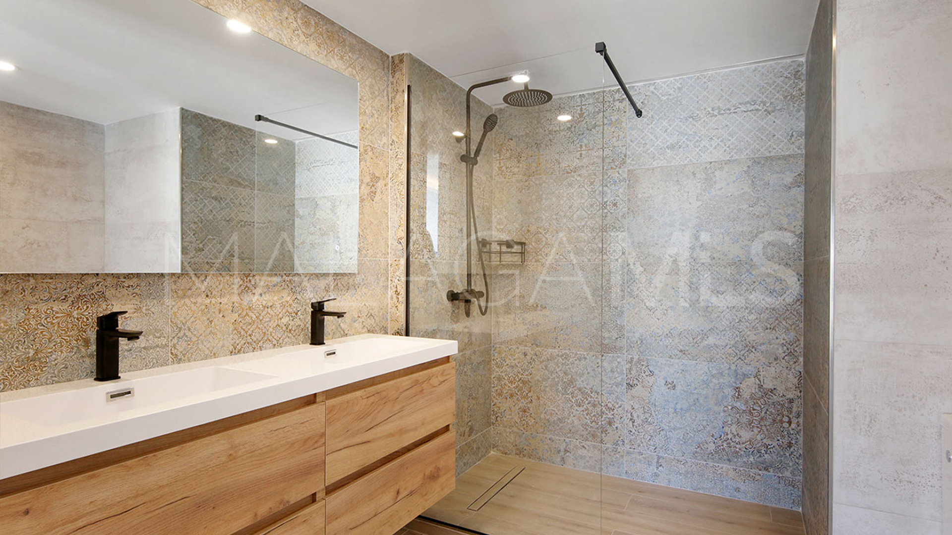 Penthouse for sale in Les Rivages with 3 bedrooms