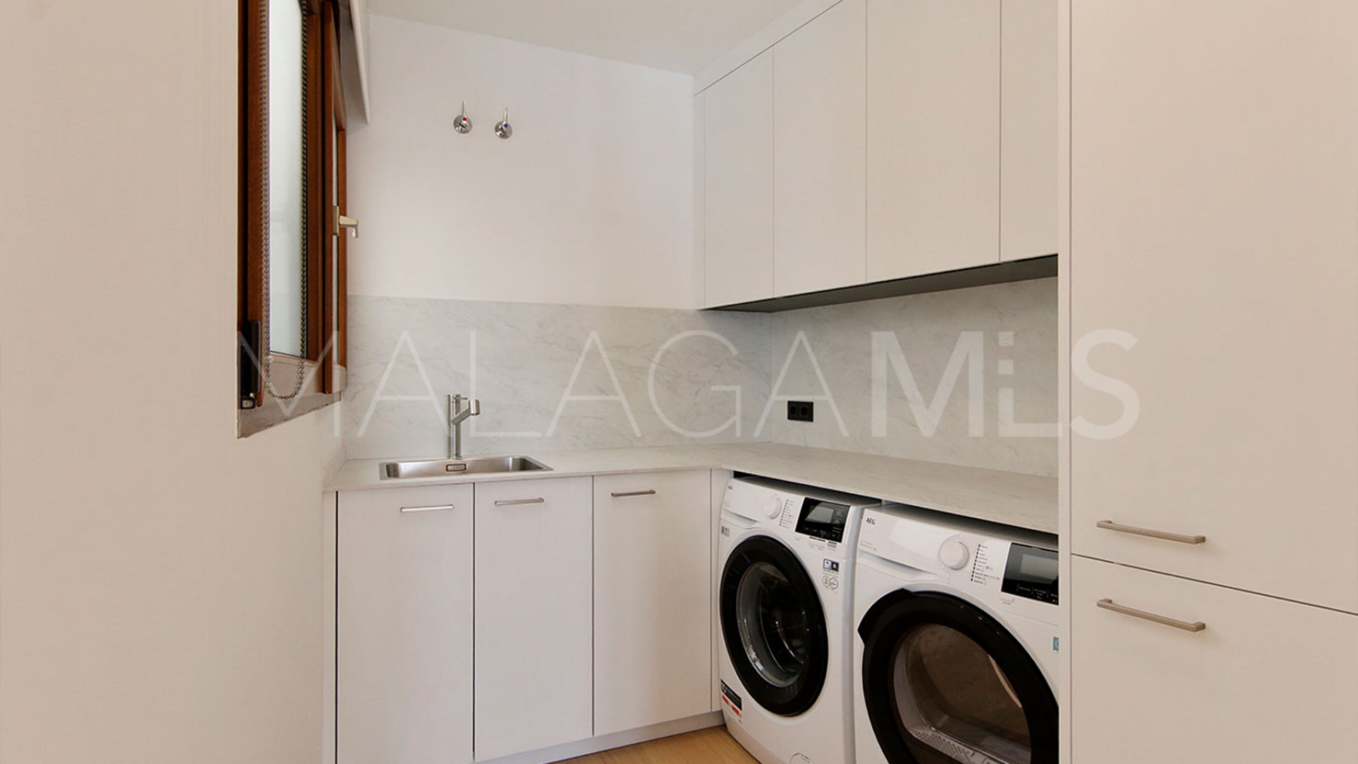 Penthouse for sale in Les Rivages with 3 bedrooms