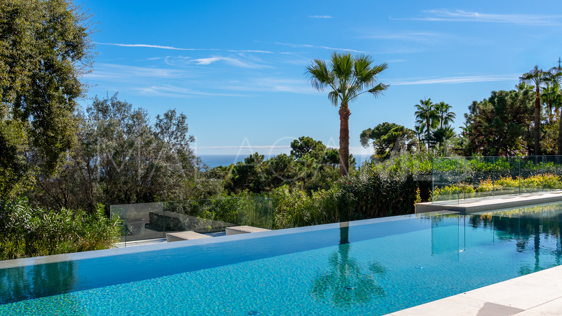 Villa for sale in Cascada de Camojan