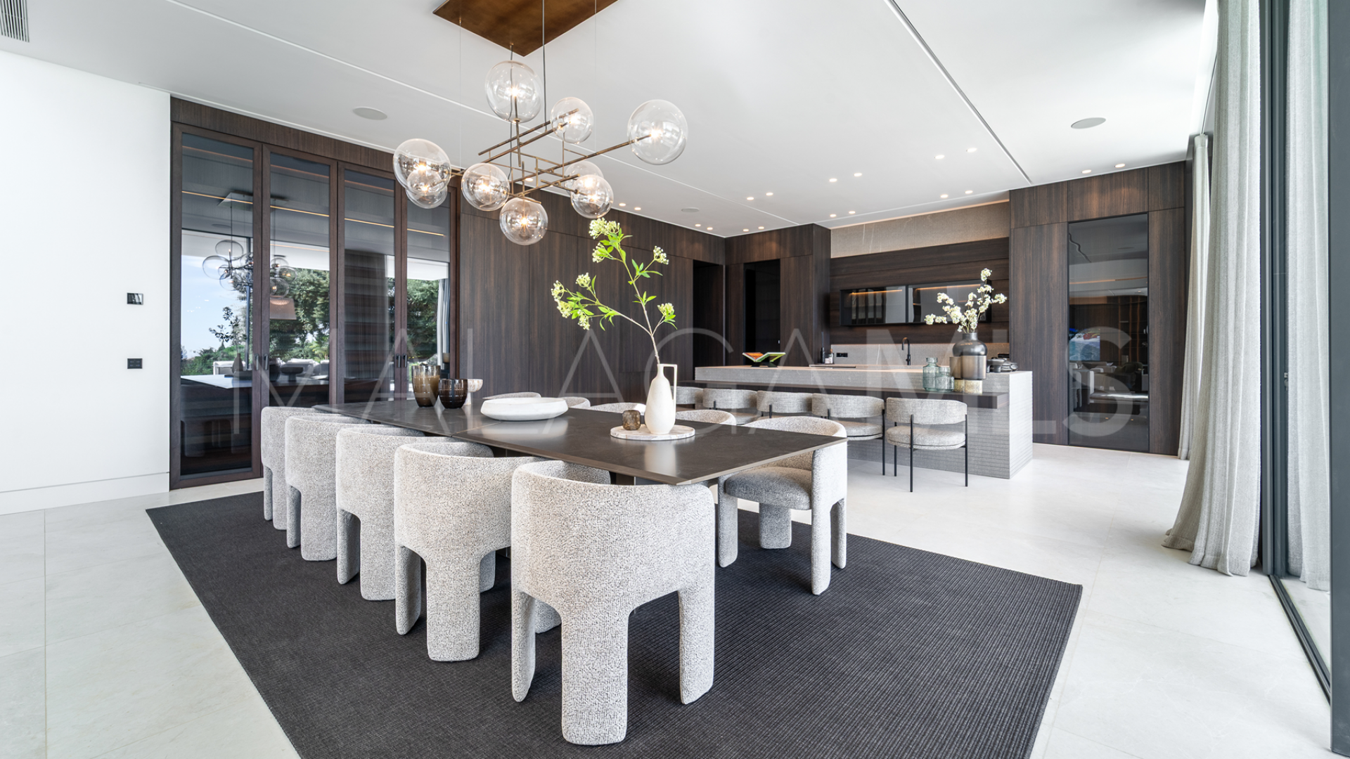 Villa for sale in Cascada de Camojan