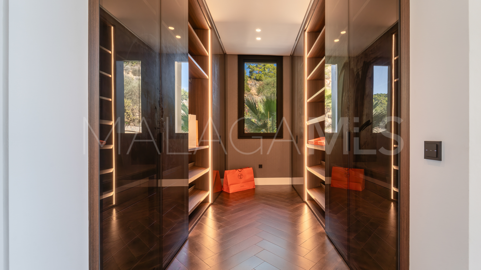 Villa for sale in Cascada de Camojan