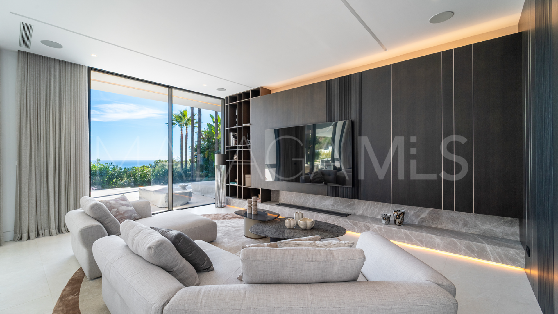 Villa for sale in Cascada de Camojan