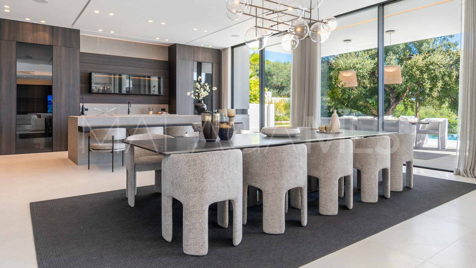 Villa for sale in Cascada de Camojan