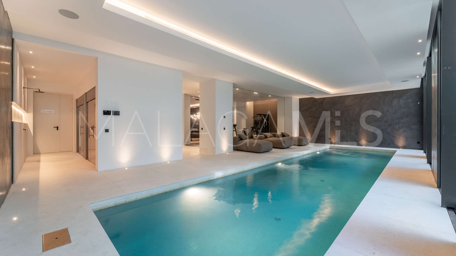 Villa for sale in Cascada de Camojan