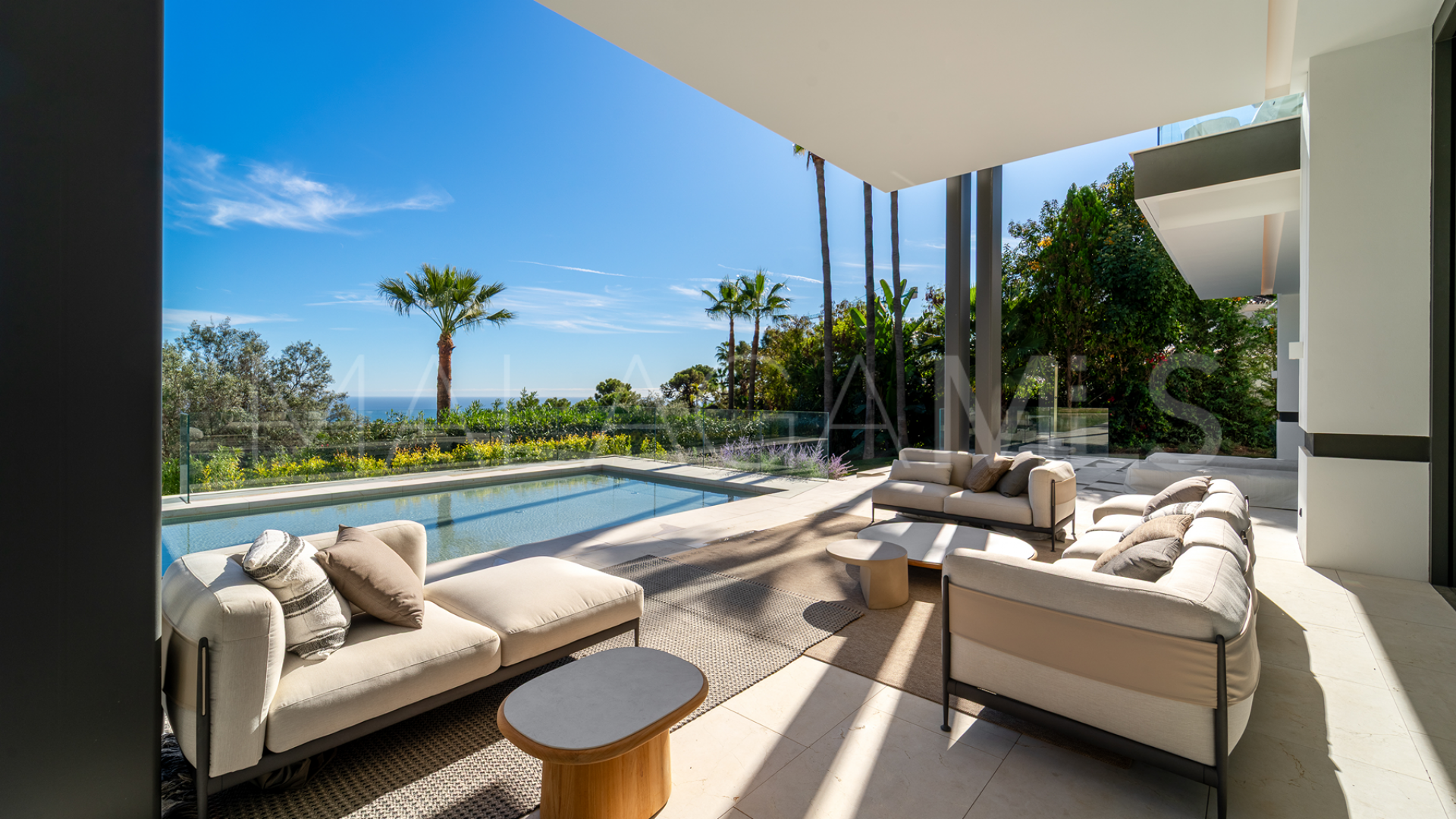 Villa for sale in Cascada de Camojan