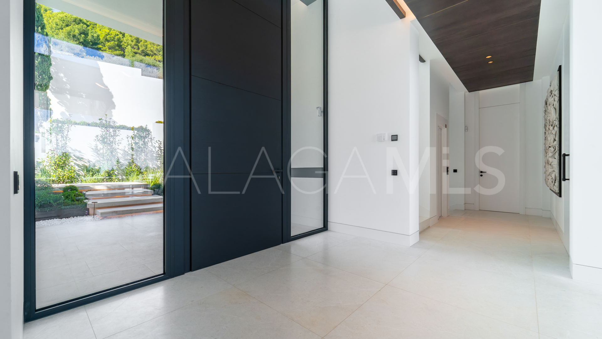 Villa for sale in Cascada de Camojan