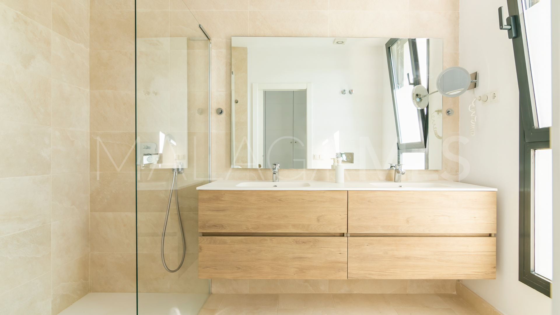 Takvåning for sale in Serenity Views