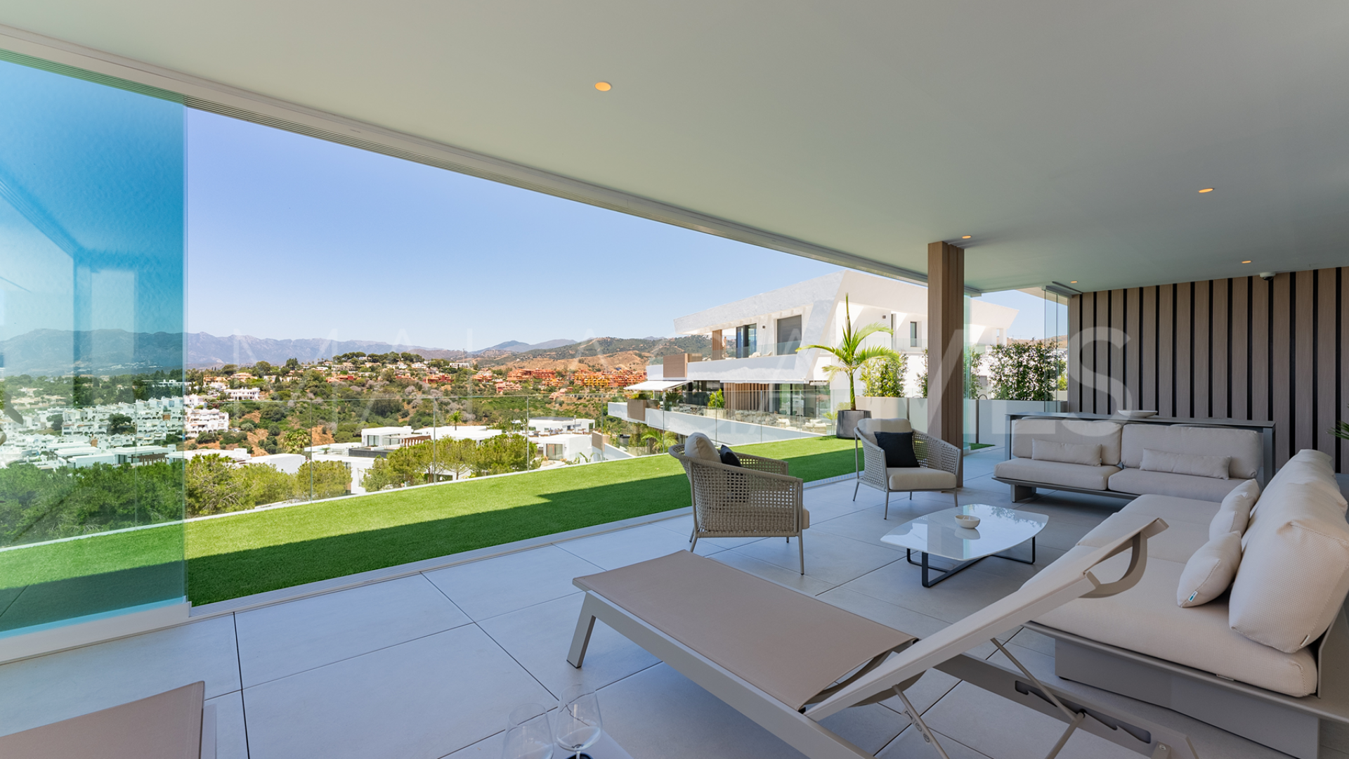 Lägenhet for sale in Riva Residences