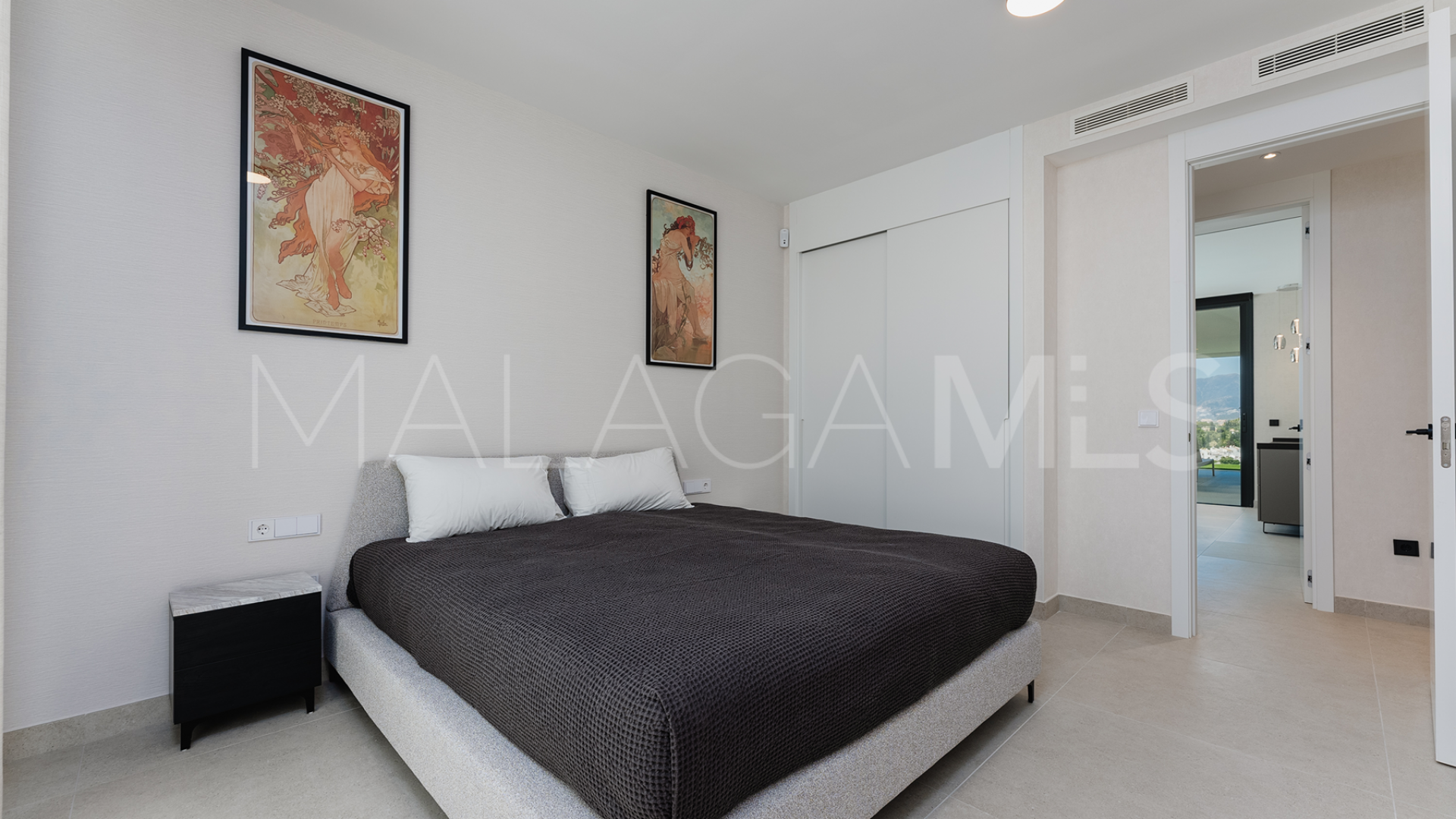 Lägenhet for sale in Riva Residences