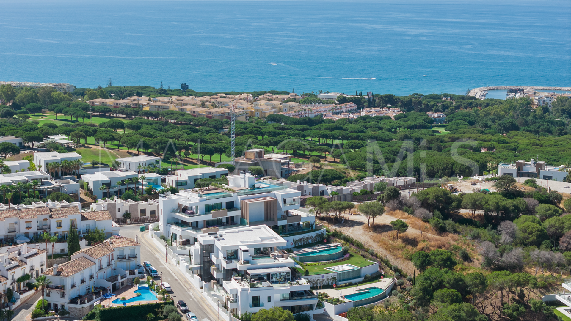 Lägenhet for sale in Riva Residences