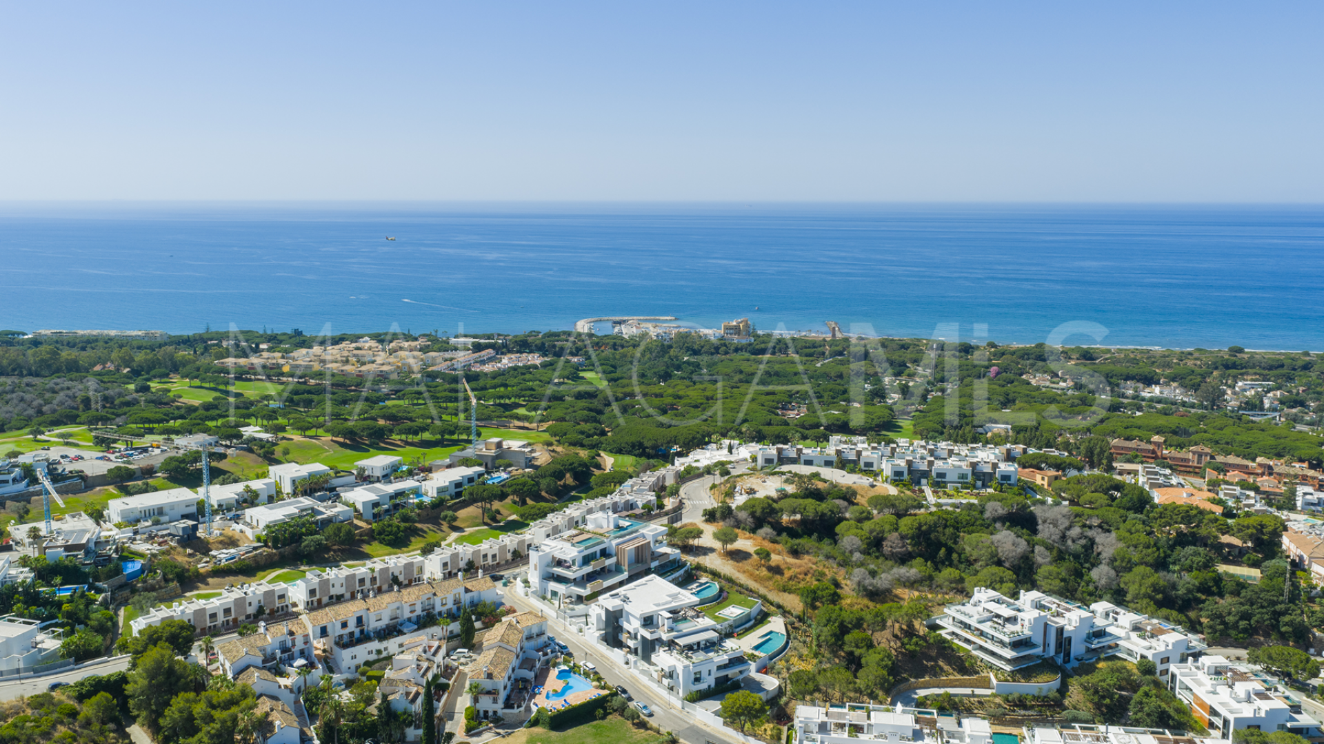 Lägenhet for sale in Riva Residences