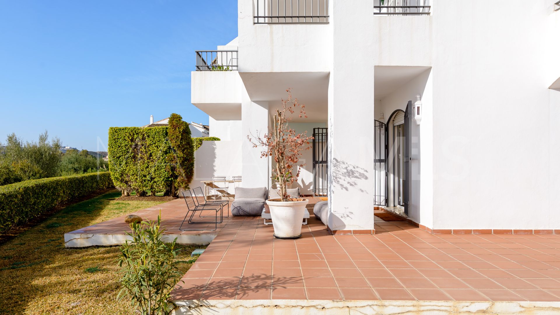 Buy Benahavis ground floor apartment