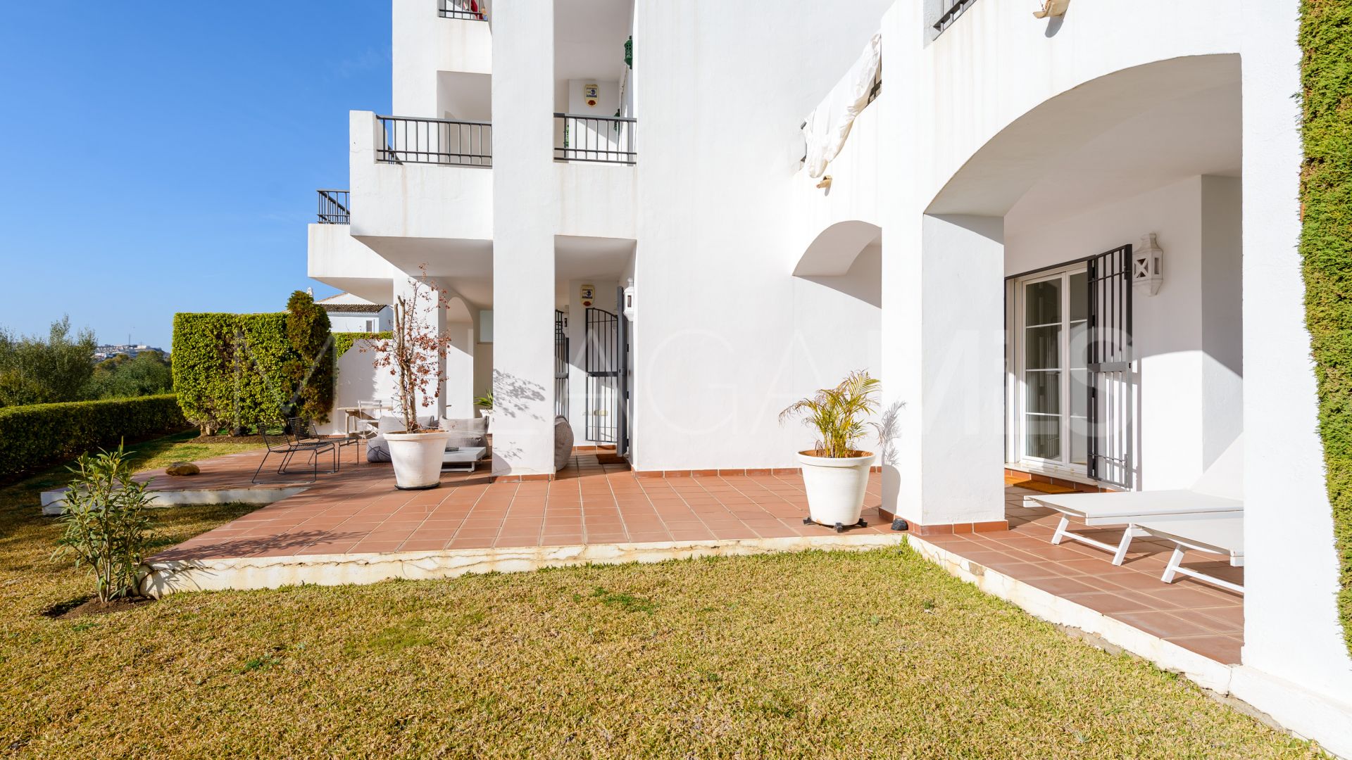 Buy Benahavis ground floor apartment