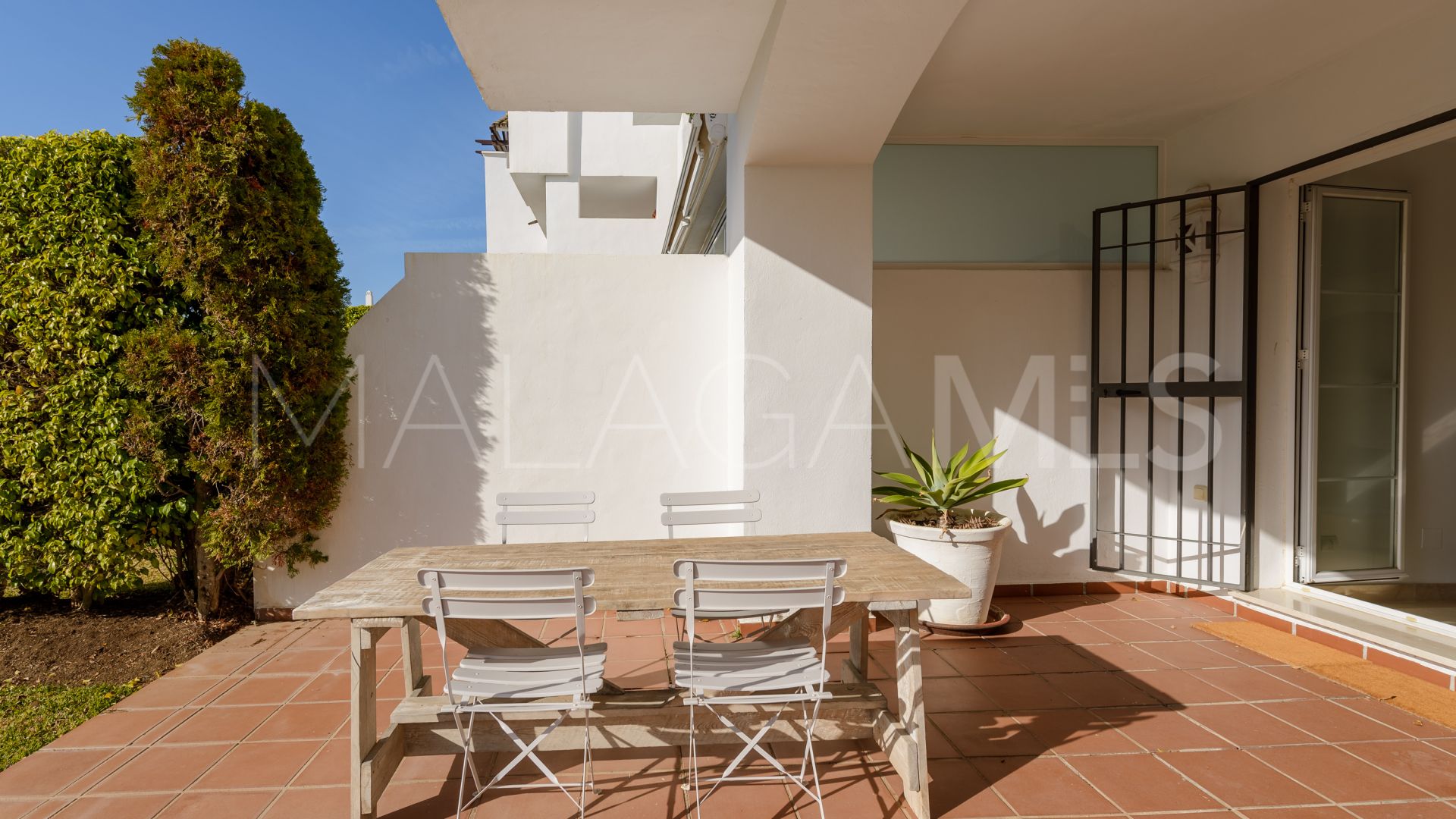 Buy Benahavis ground floor apartment