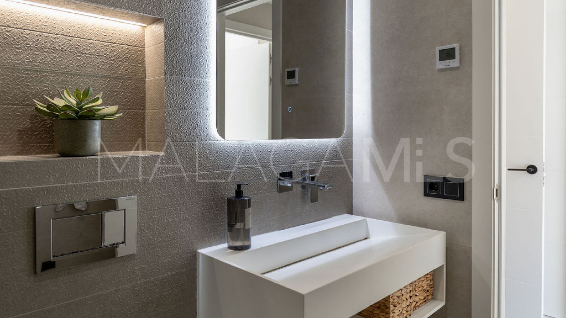 Maison de ville for sale in Nueva Andalucia