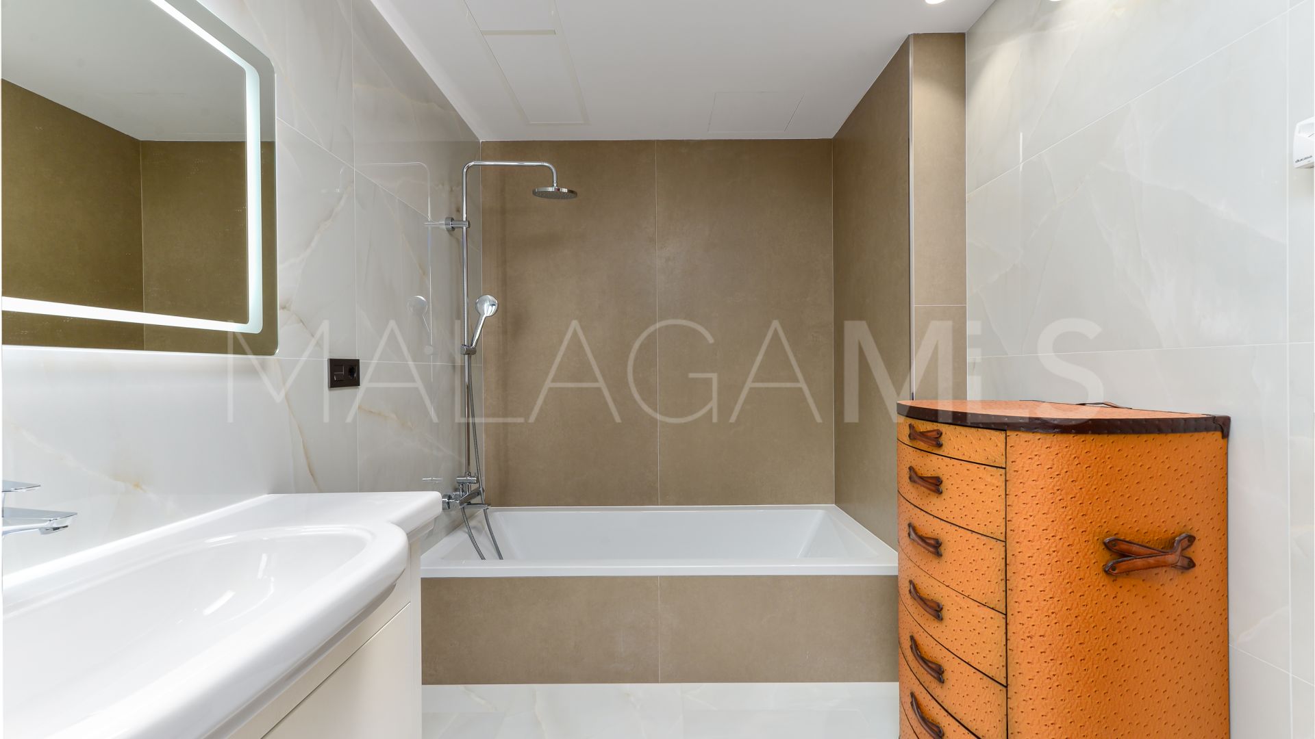 Villa for sale in Chullera