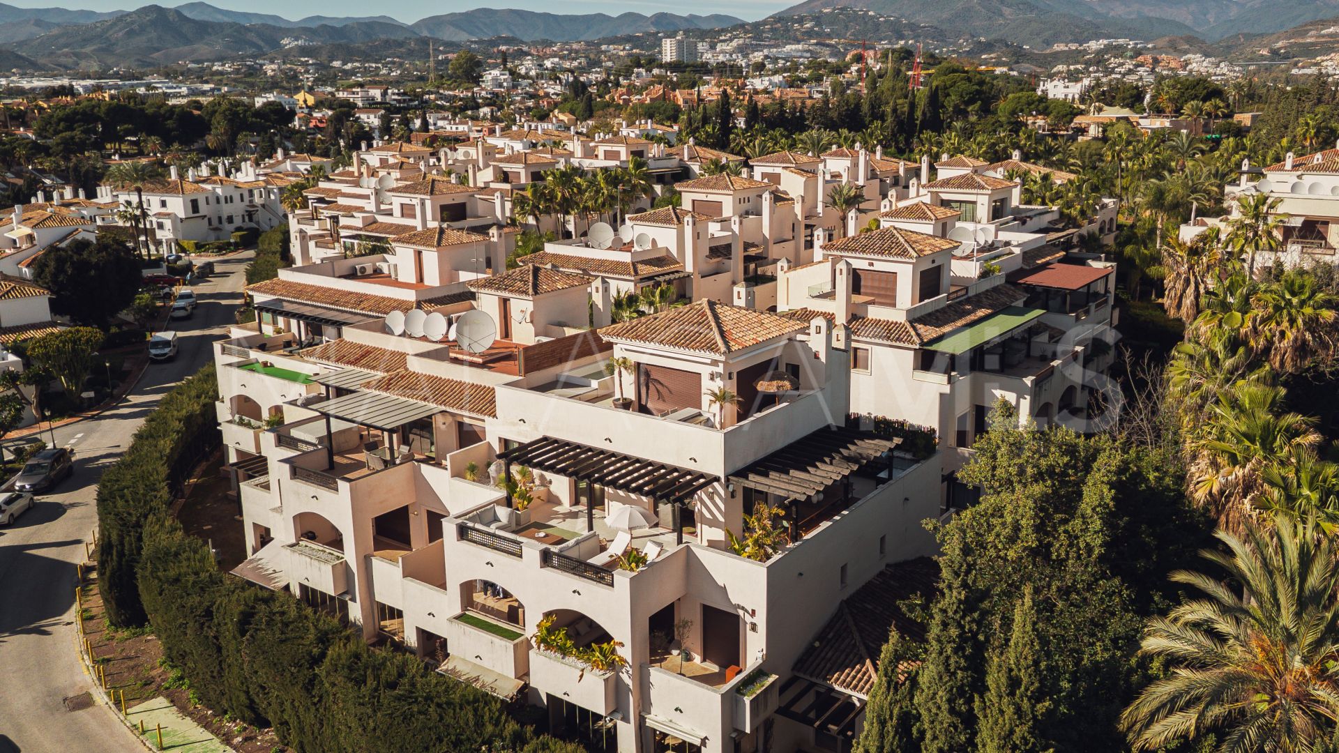 Tvåvånings takvåning for sale in Medina de Banús