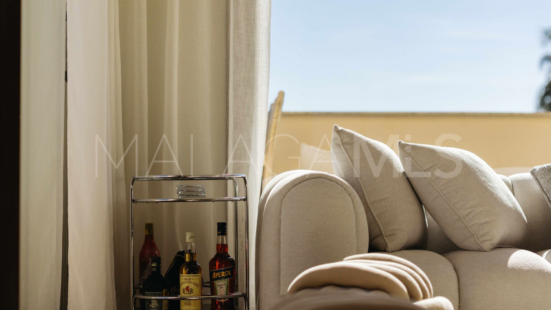 For sale duplex penthouse in Medina de Banús