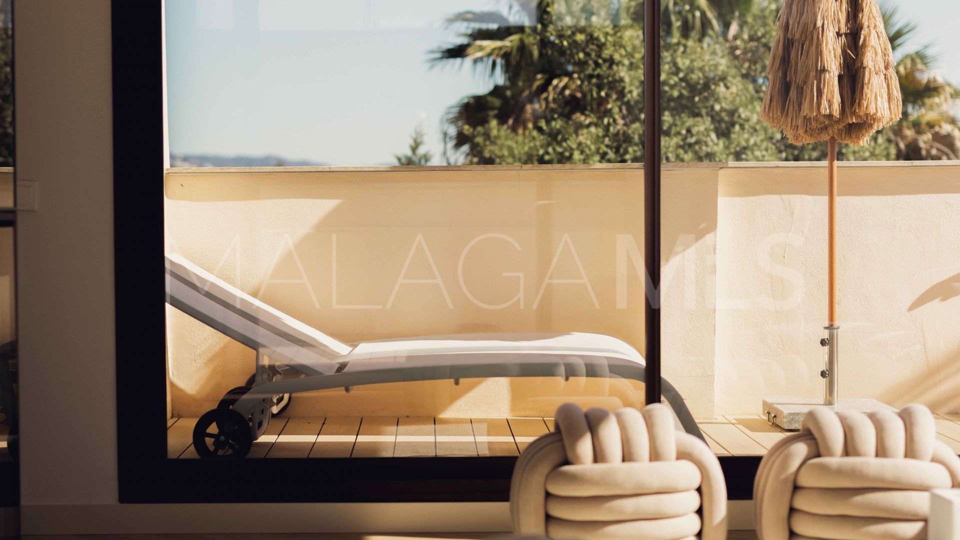 For sale duplex penthouse in Medina de Banús