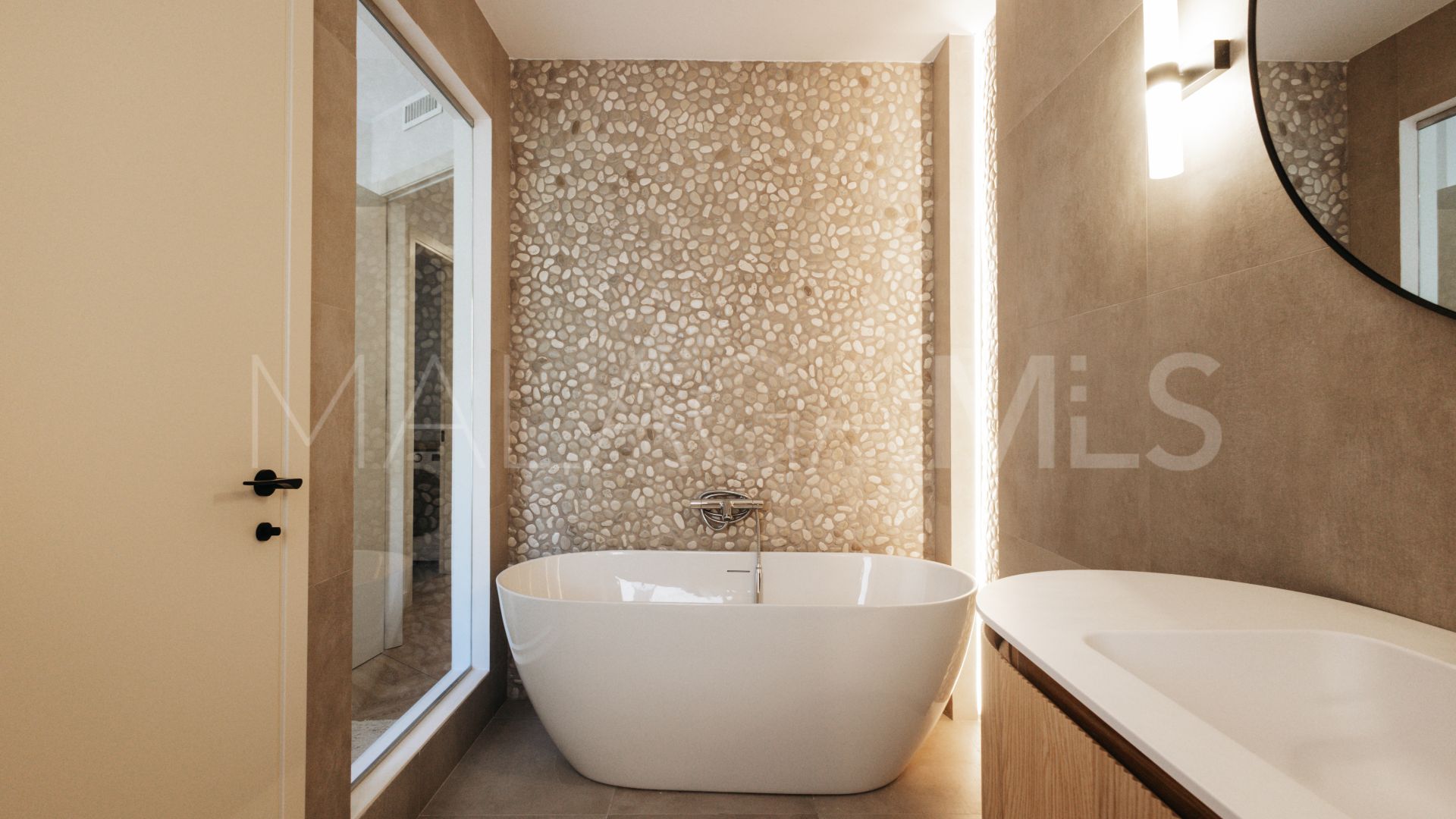 For sale duplex penthouse in Medina de Banús