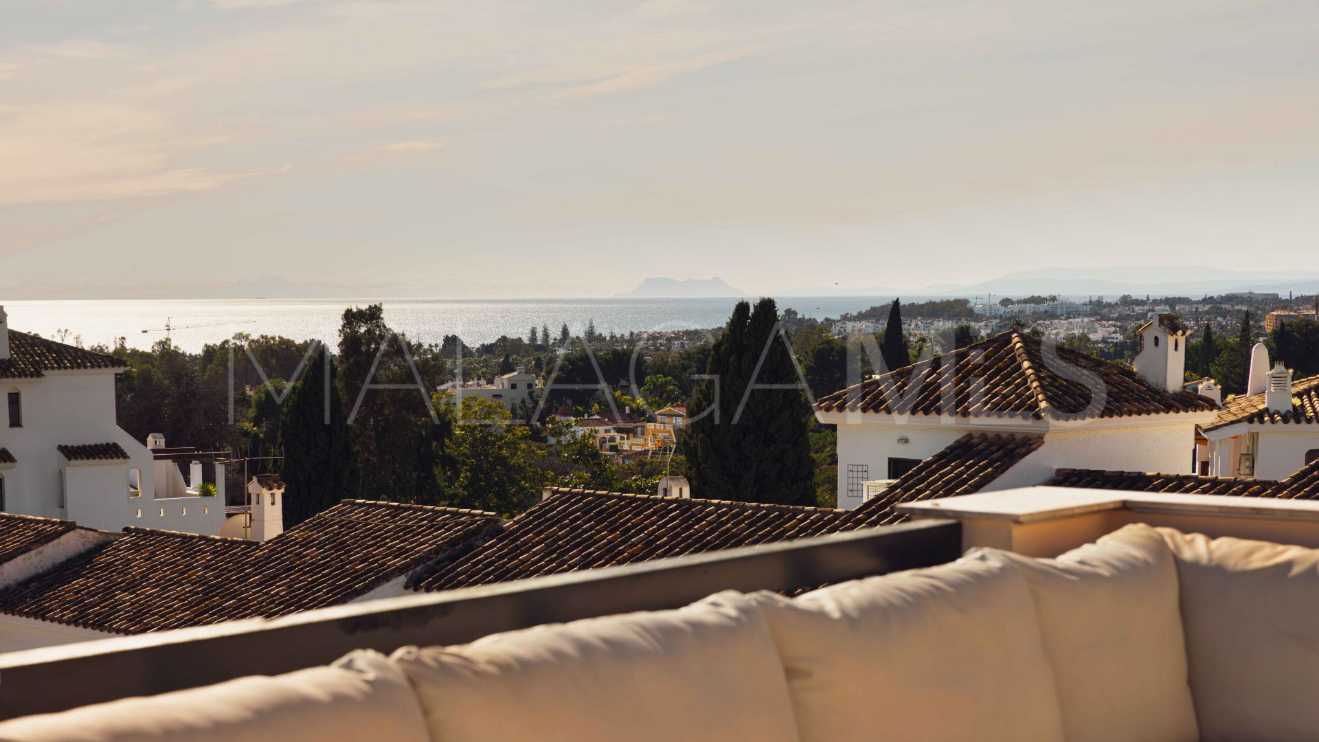 For sale duplex penthouse in Medina de Banús