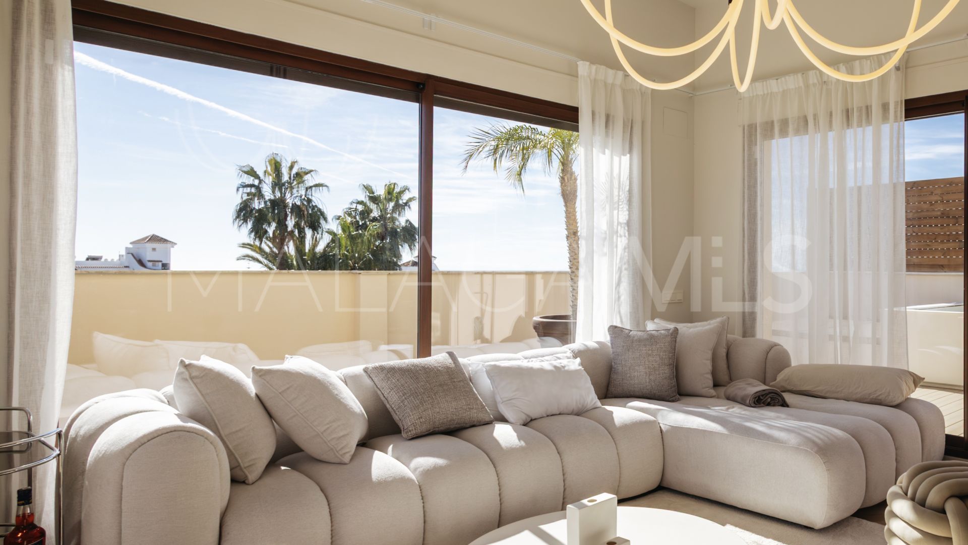 For sale duplex penthouse in Medina de Banús
