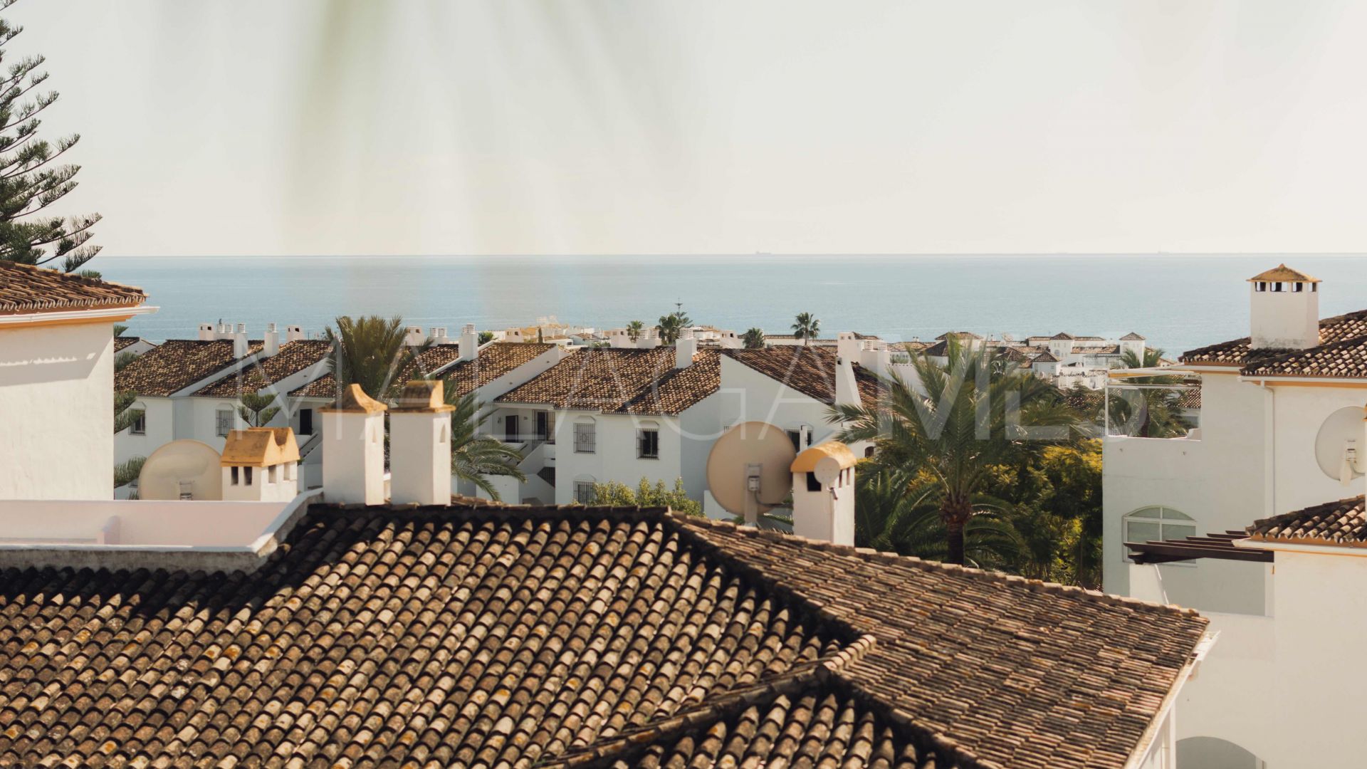 For sale duplex penthouse in Medina de Banús