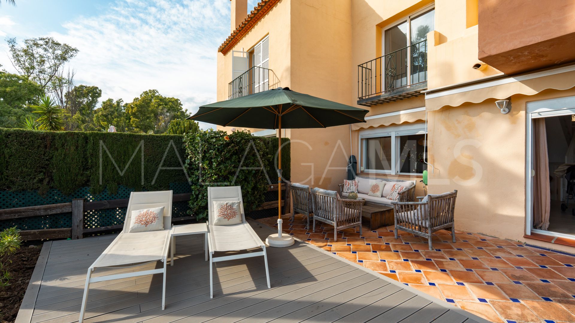 Buy Condes de Iza 4 bedrooms town house