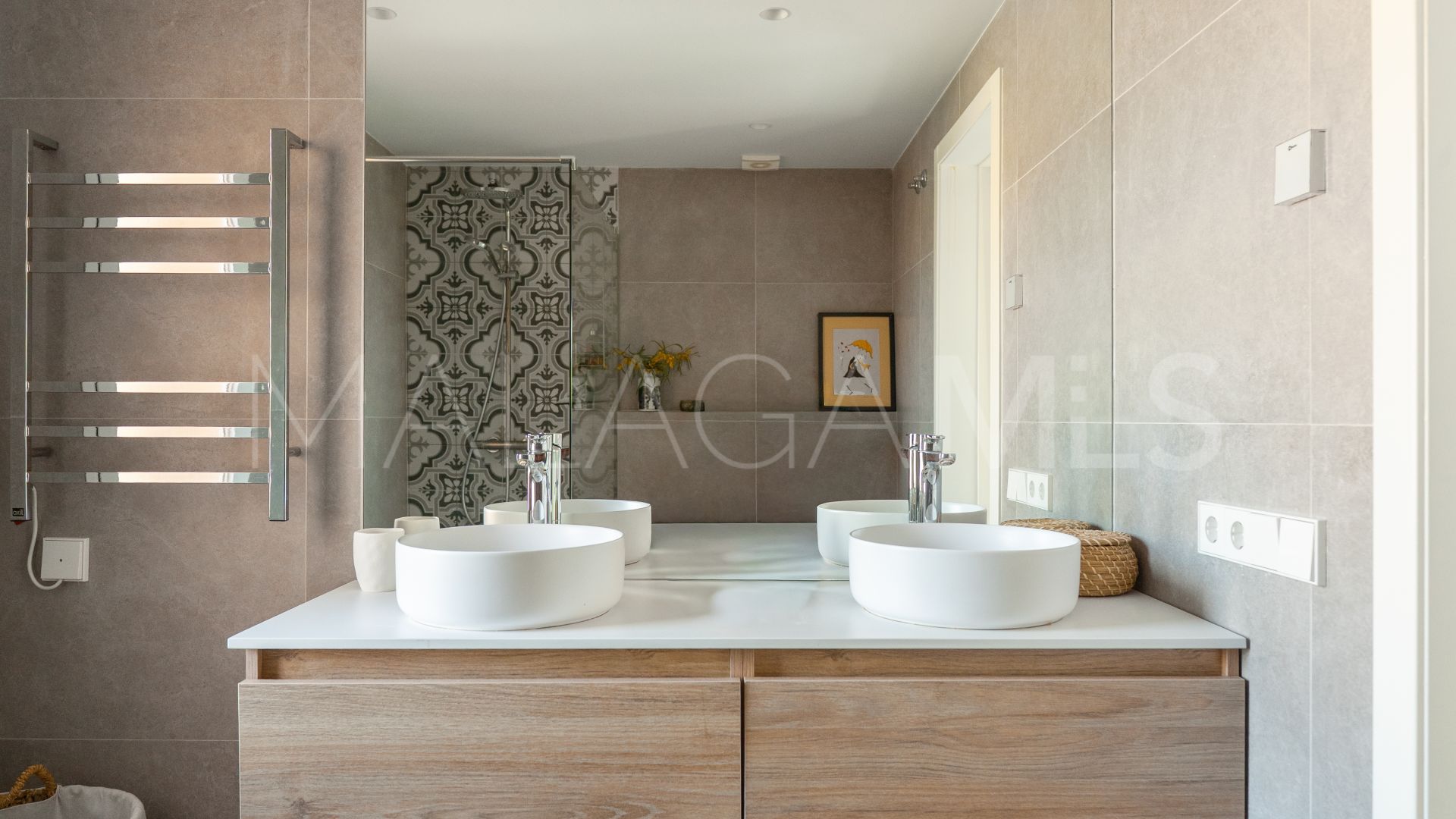 Buy Condes de Iza 4 bedrooms town house