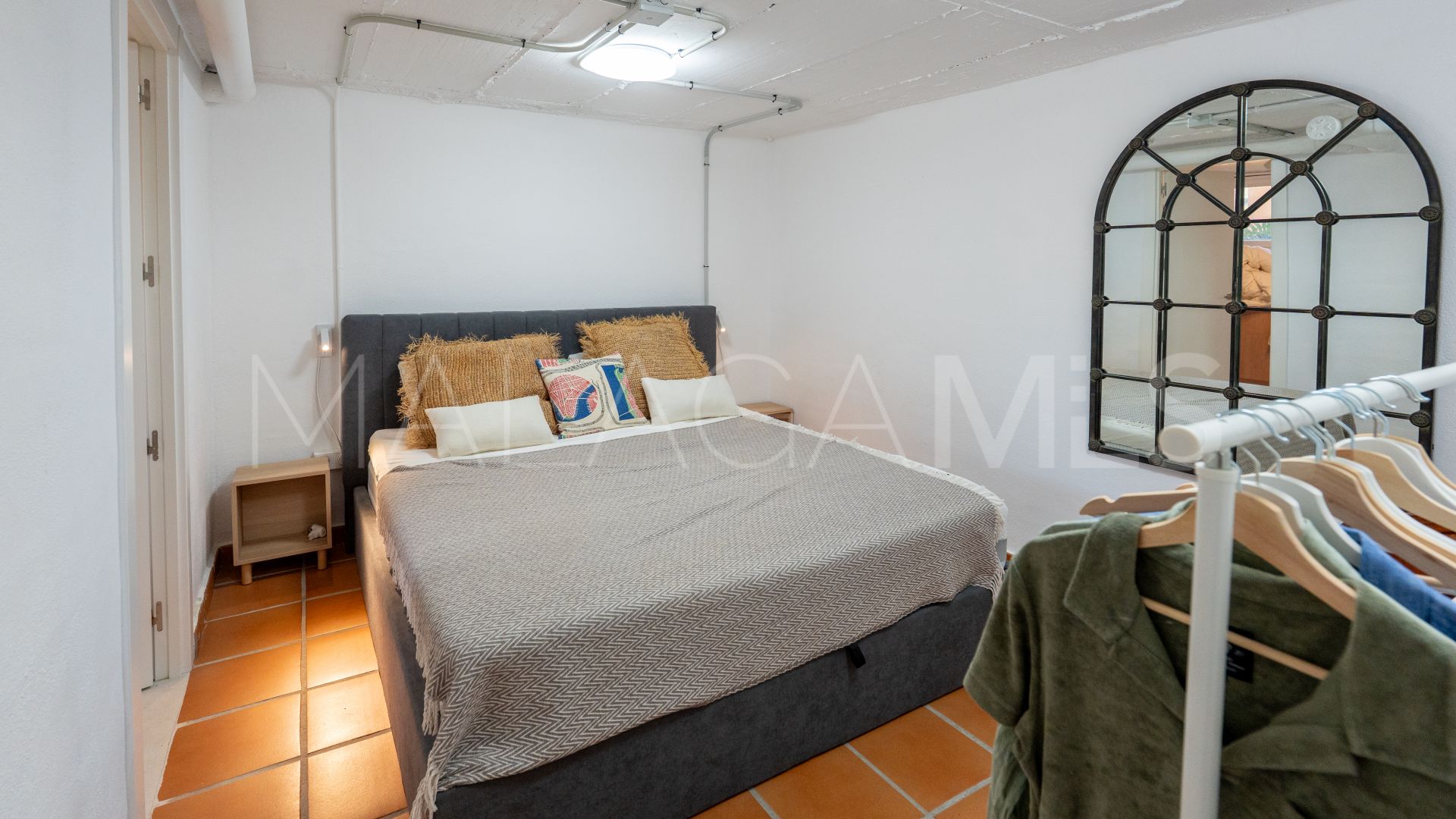 Buy Condes de Iza 4 bedrooms town house