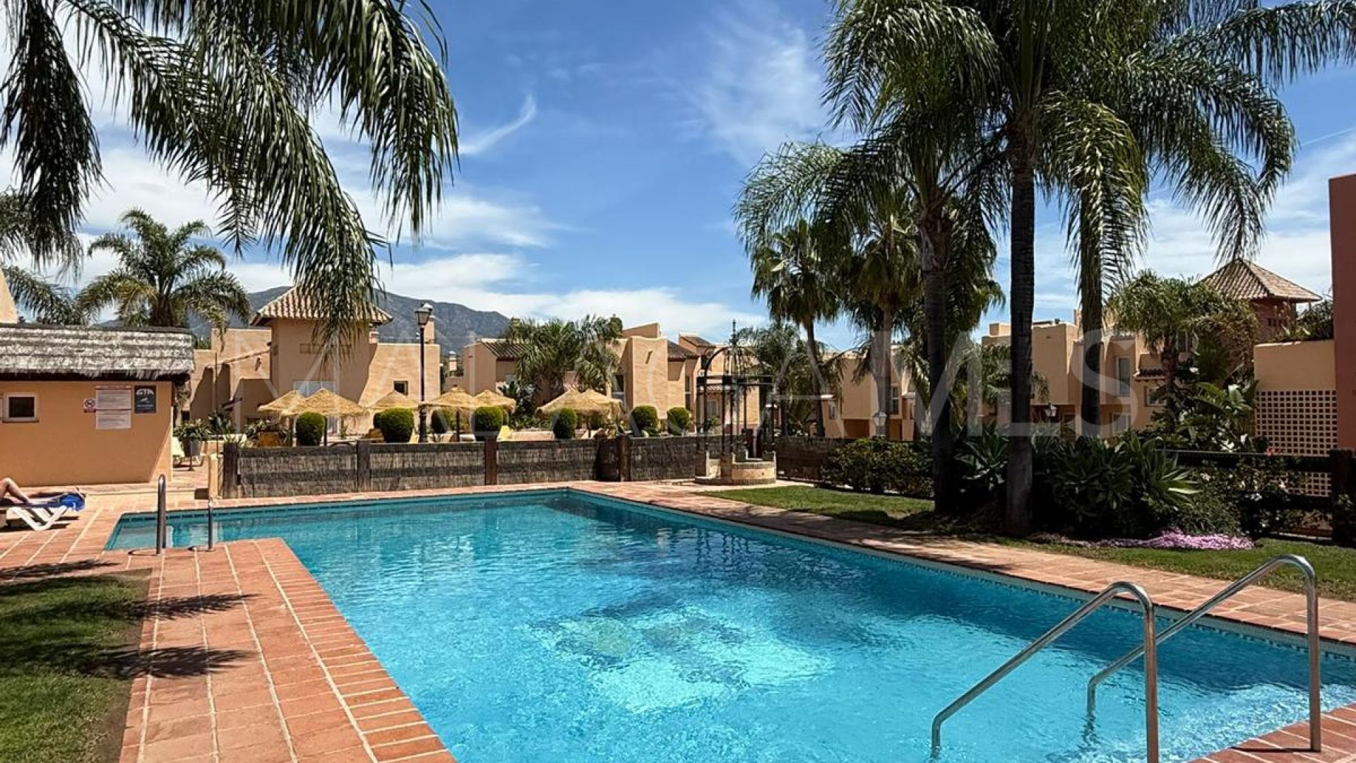 Buy Condes de Iza 4 bedrooms town house