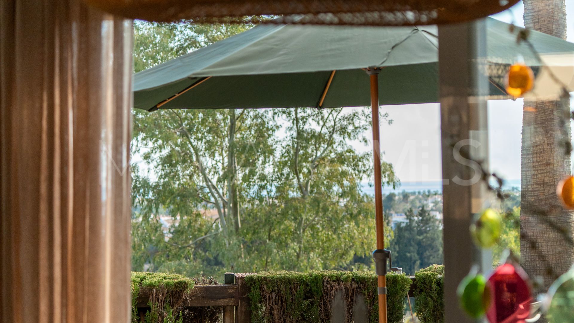 Buy Condes de Iza 4 bedrooms town house