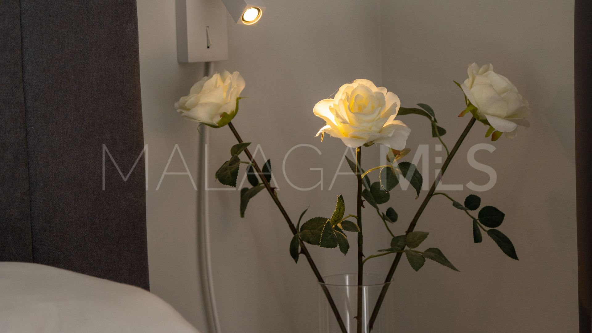 Buy Condes de Iza 4 bedrooms town house