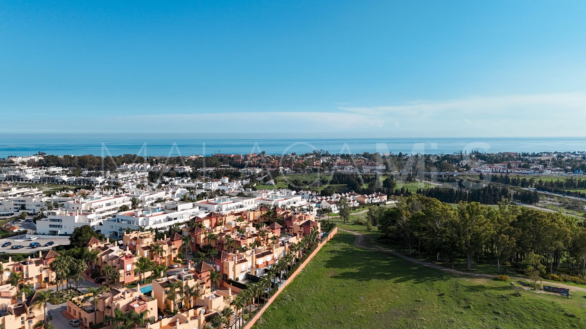 Buy Condes de Iza 4 bedrooms town house