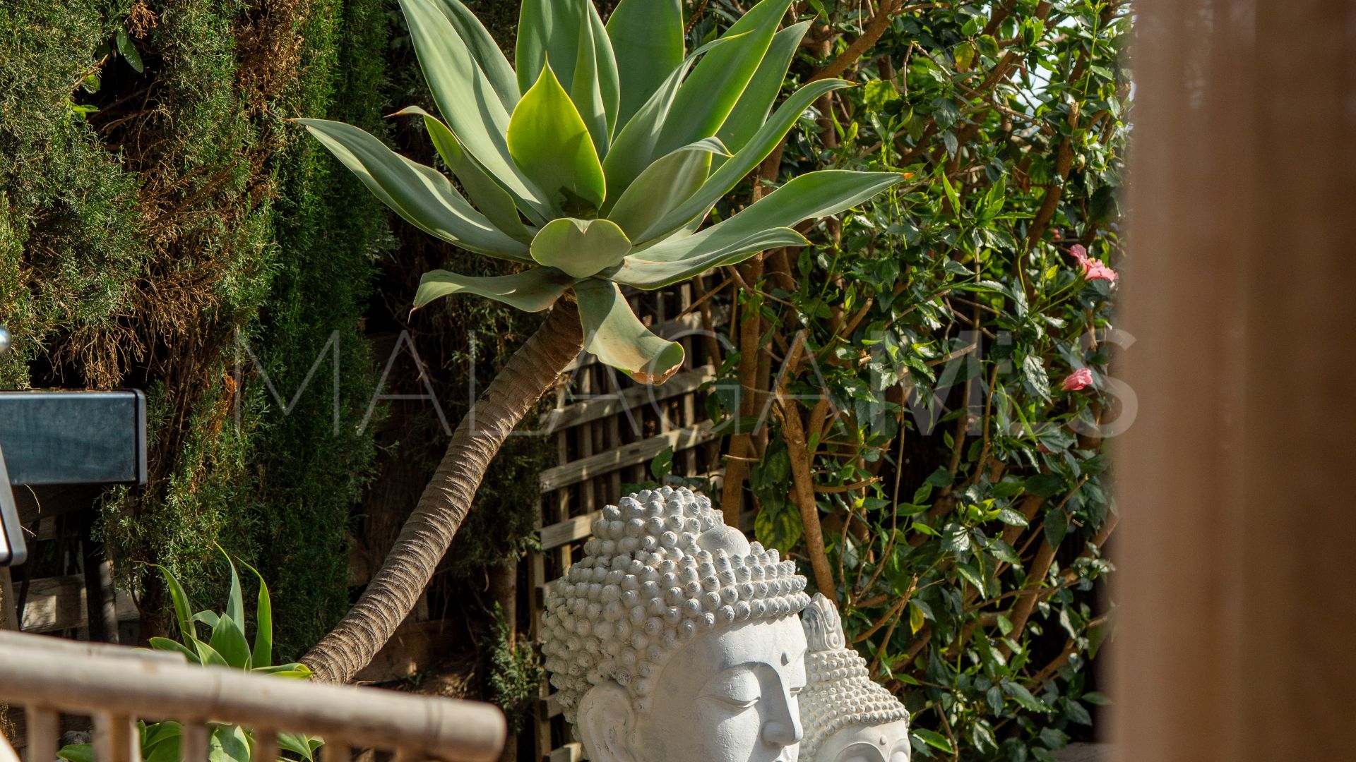 Buy Condes de Iza 4 bedrooms town house