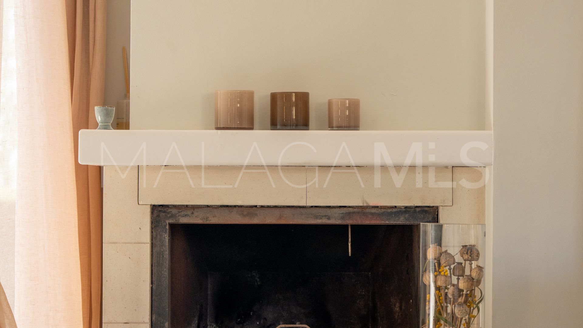 Buy Condes de Iza 4 bedrooms town house