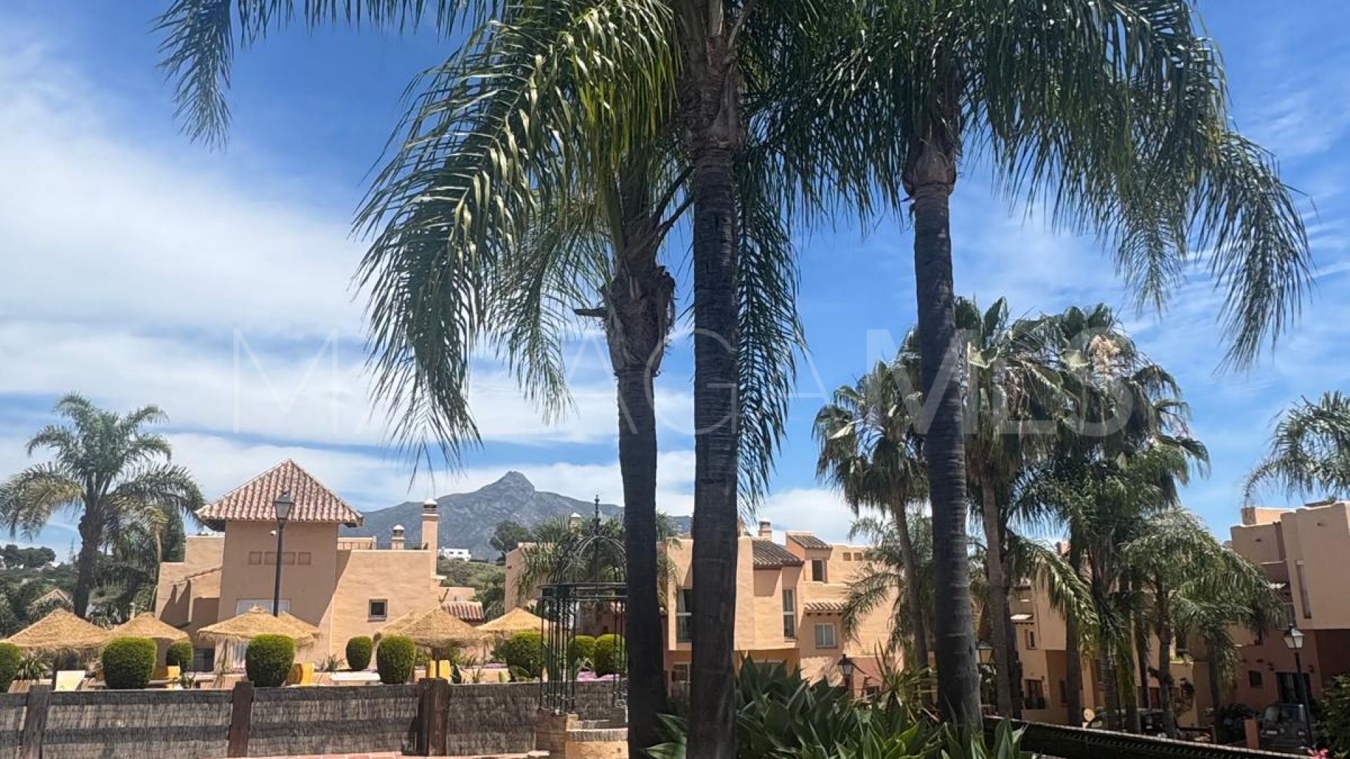 Buy Condes de Iza 4 bedrooms town house