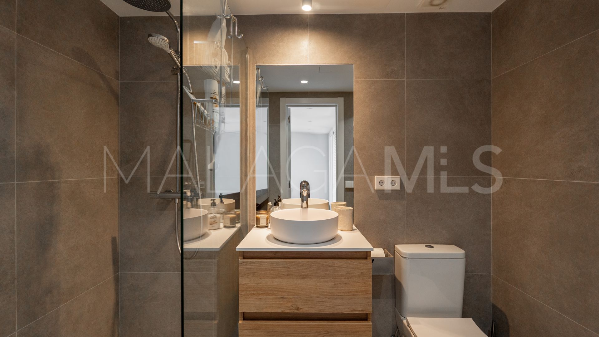 Buy Condes de Iza 4 bedrooms town house