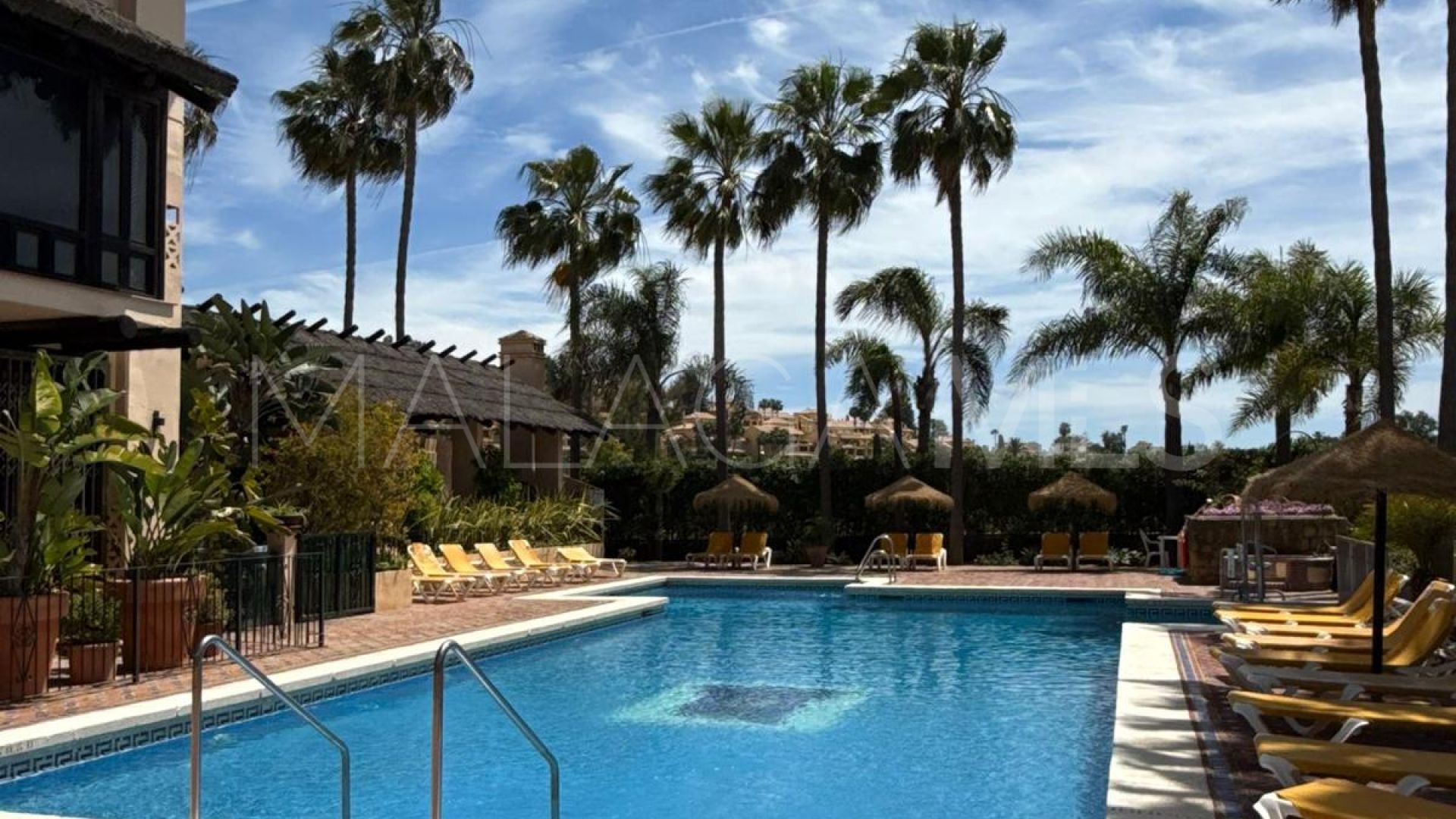 Buy Condes de Iza 4 bedrooms town house