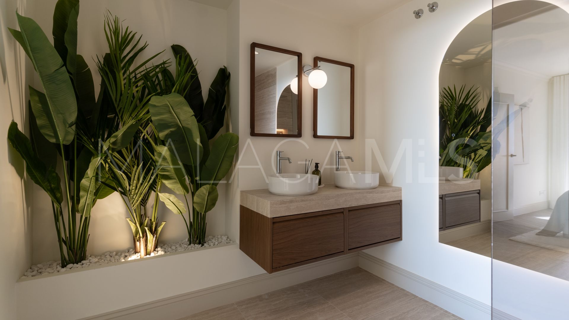 Duplex for sale in Monte Halcones with 4 bedrooms