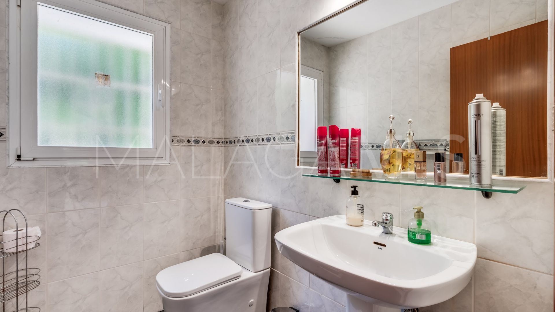 Villa for sale in Altos del Paraiso