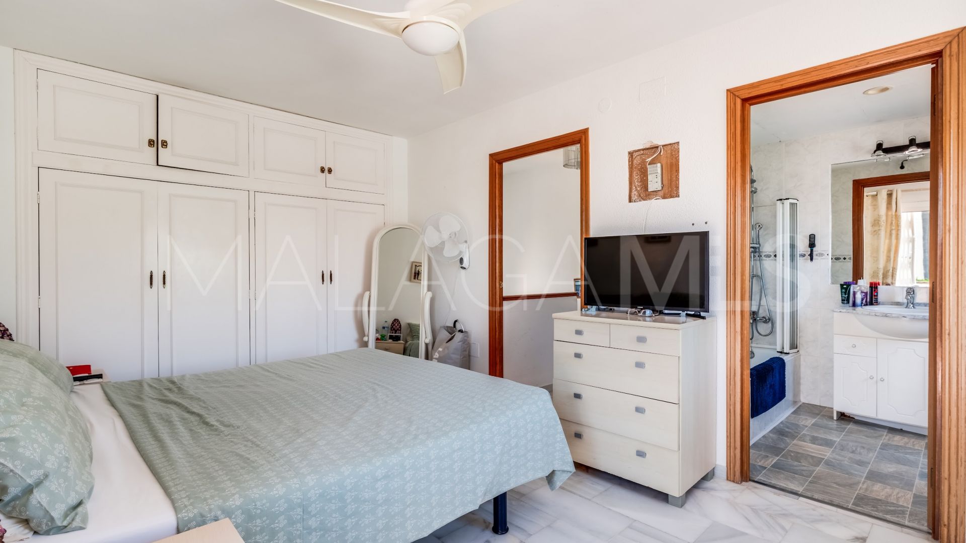 Villa for sale in Altos del Paraiso